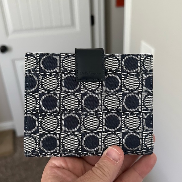 Salvatore Ferragamo Wallet Gancio Navy Gray Canvas Leather Bi-Fold Ladies - Picture 15 of 15